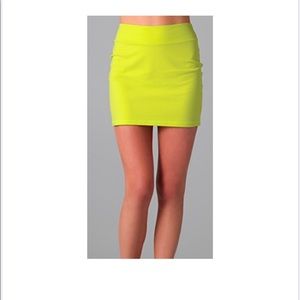Susana Monaco slim skirt Size medium Lime green